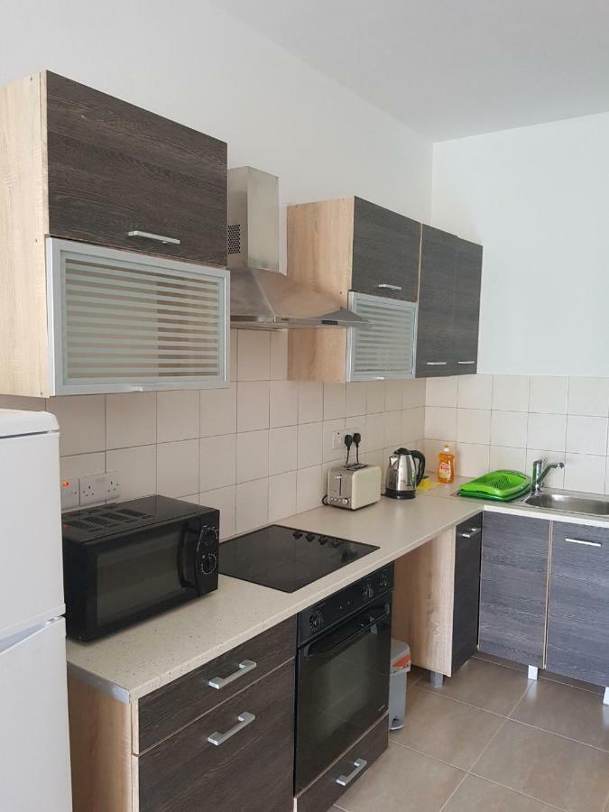 Paphos Apartments Bagian luar foto