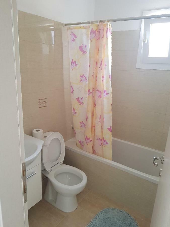 Paphos Apartments Bagian luar foto