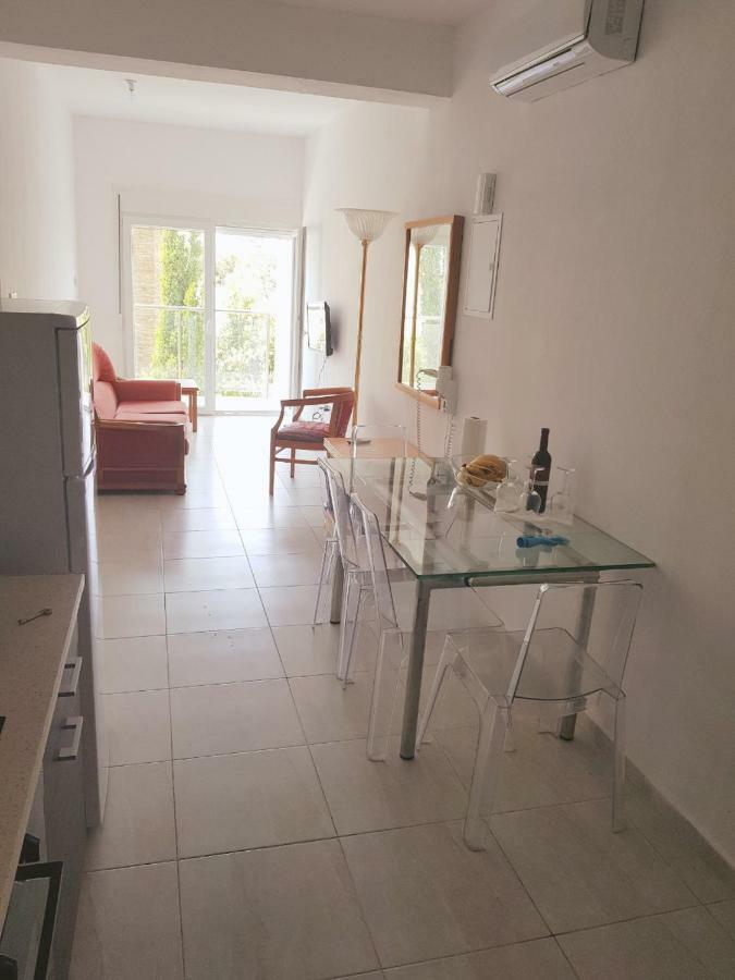 Paphos Apartments Bagian luar foto
