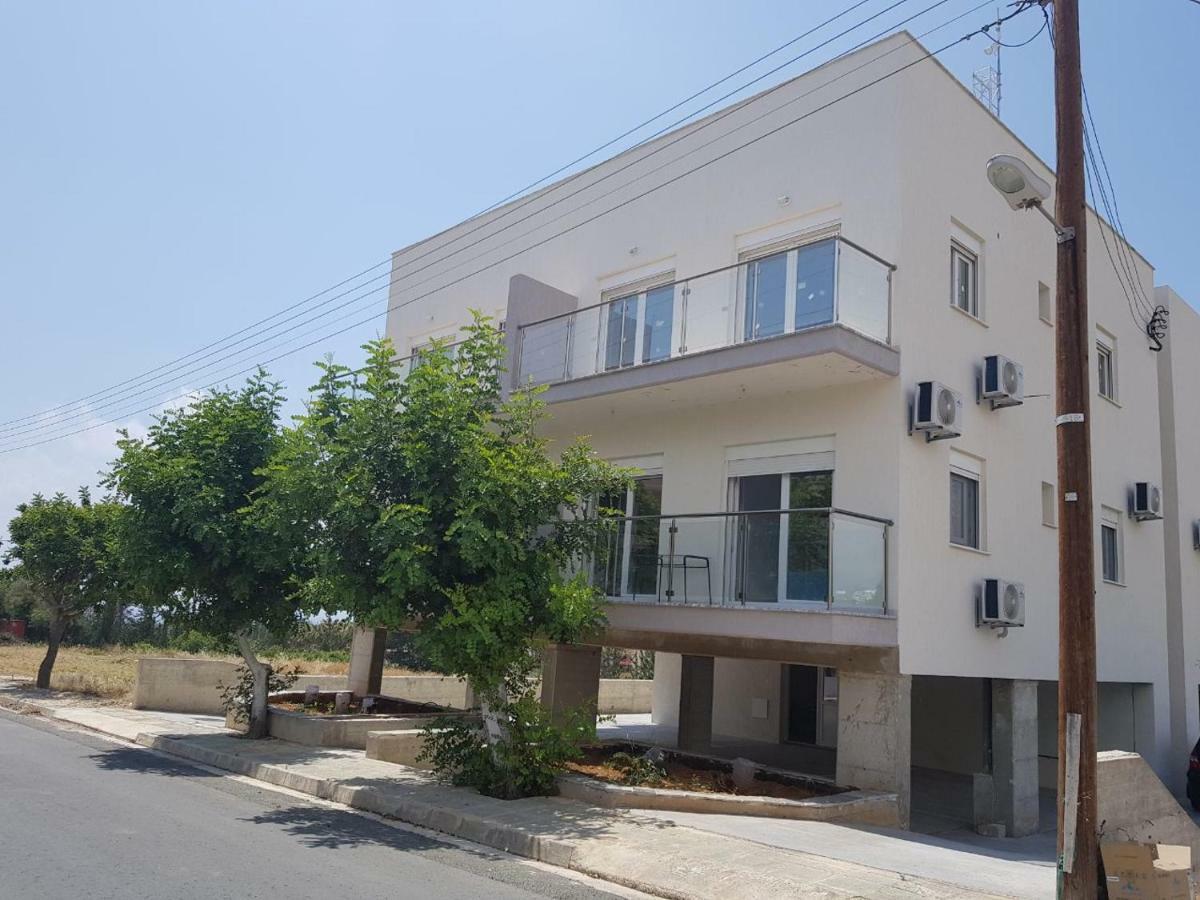 Paphos Apartments Bagian luar foto