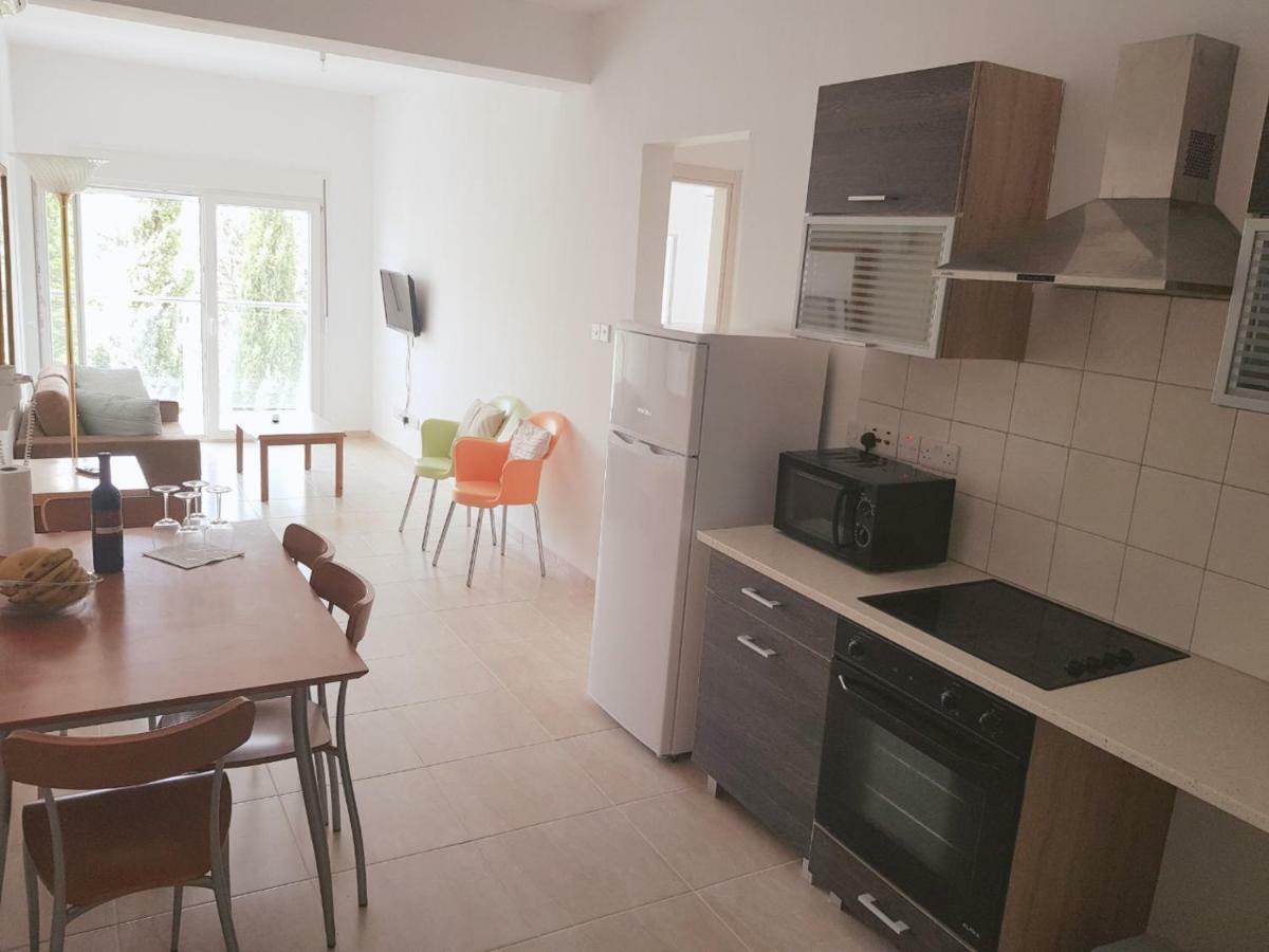 Paphos Apartments Bagian luar foto